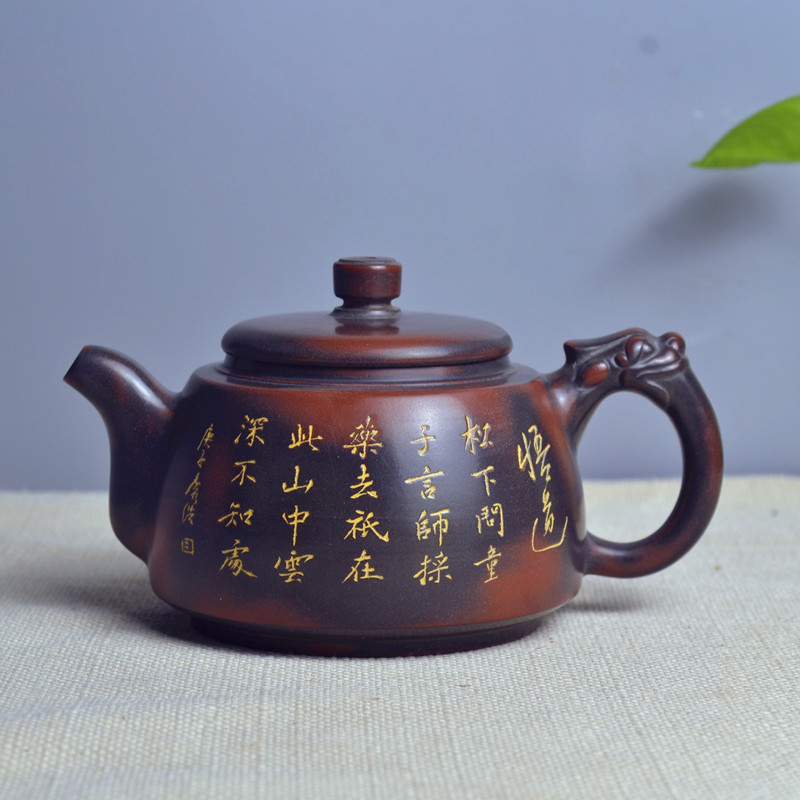 钦州坭兴陶艺界有着一千三百多年悠久的历史,世代传承的潘氏家族